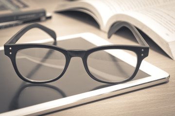 字谜.接音的古诗 歇后语 对联 笑话.和汉字的历史